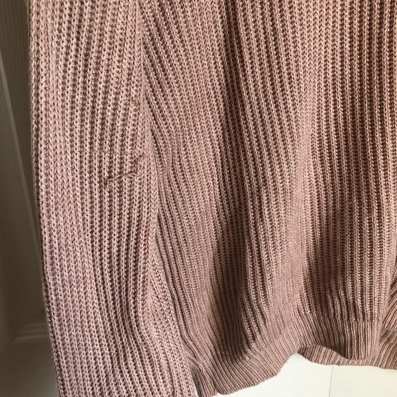 Brandy Melville Pullover Sweater OS - Picture 5 of 7